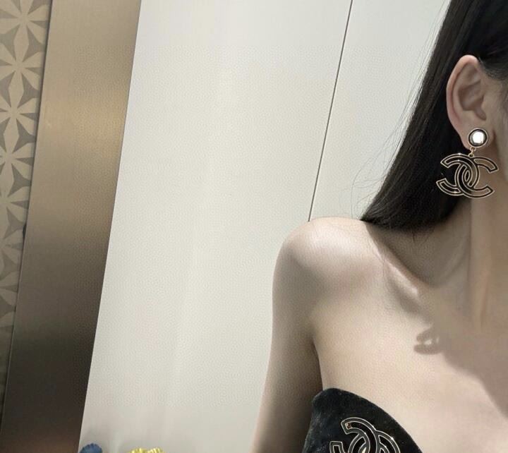 Ch**el earrings
